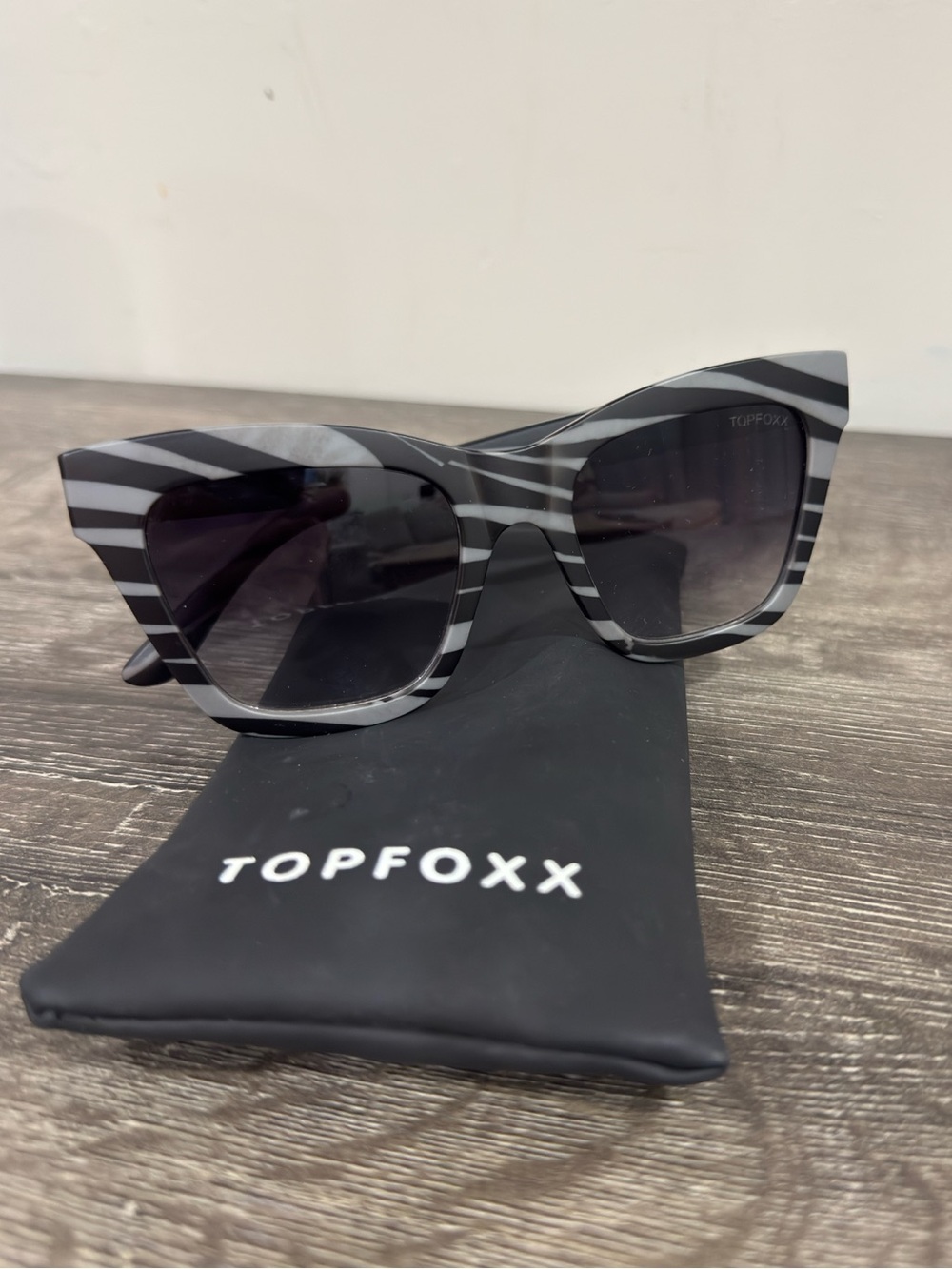 Topfoxx Cosmo Black White Zebra Cat Eye Sunglasses